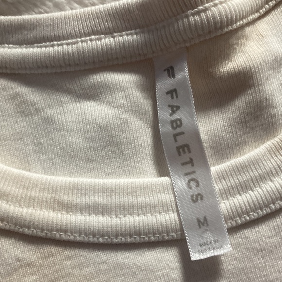 Fabletics tee - Picture 2 of 3